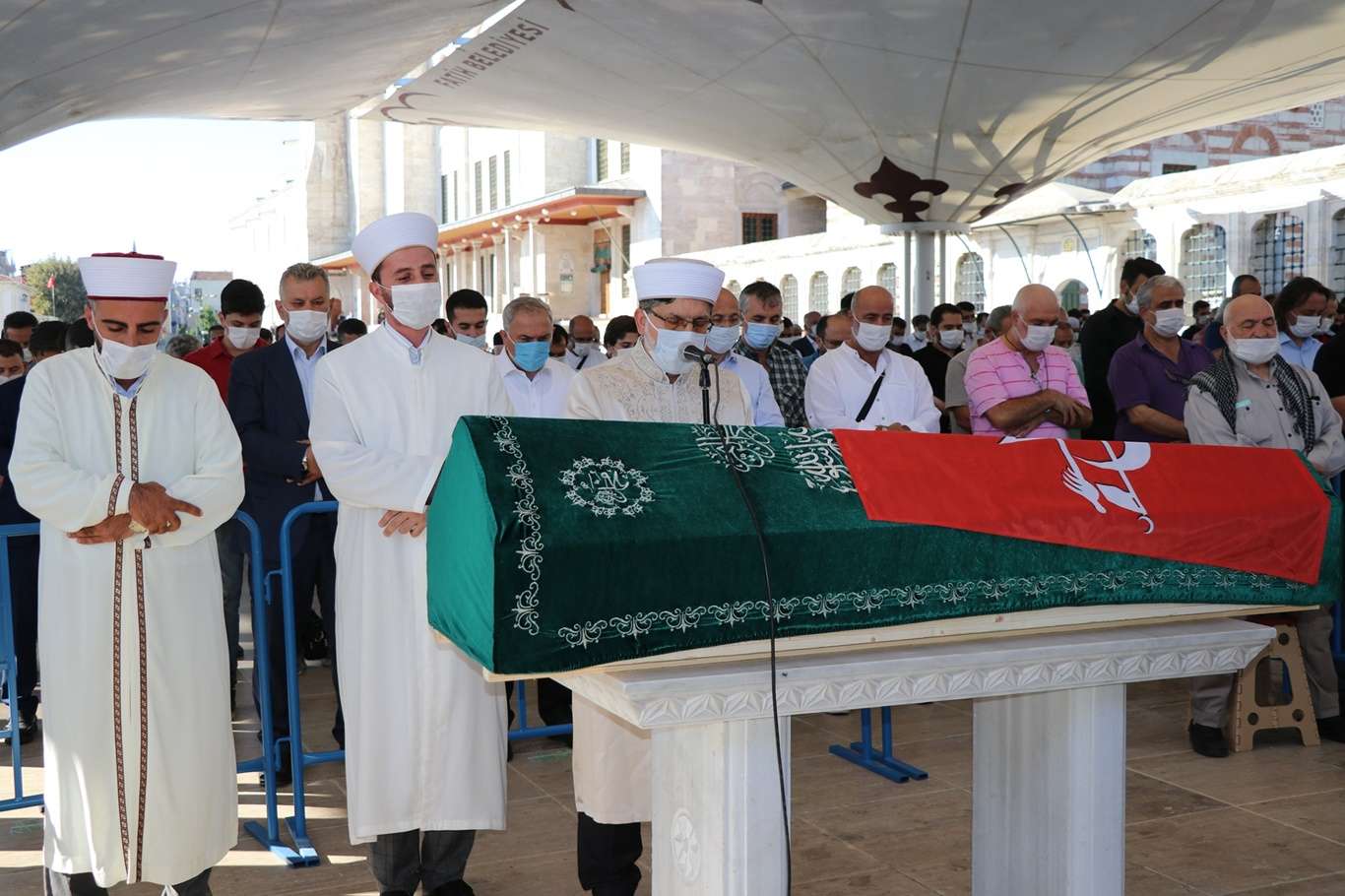 FETÖ kumpası mağduru Mehmet Ali Tekin son yolcuğuna uğurlandı FETÖ kumpası mağduru Mehmet Ali Tekin son yolcuğuna uğurlandı